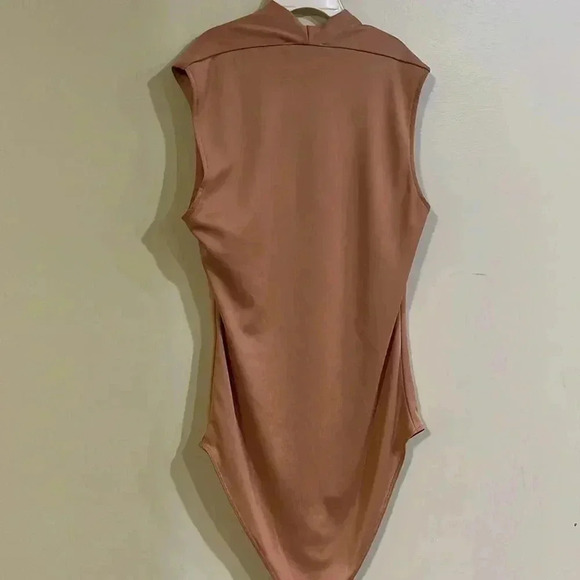 ❤️2/$30❤️[M]Zara Collection Nude  V Neck Bodysuits-NWOT - Picture 6 of 8